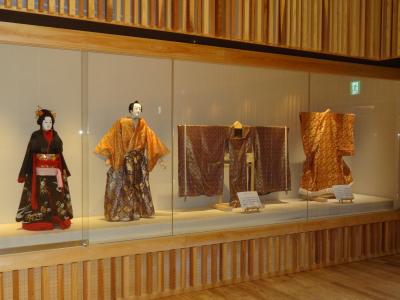 朝日文楽人形頭、衣裳道具一式の画像