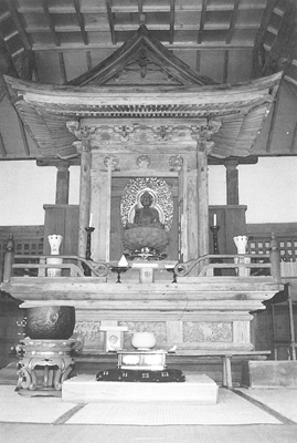 霊岩寺薬師堂内厨子及び須弥壇の画像