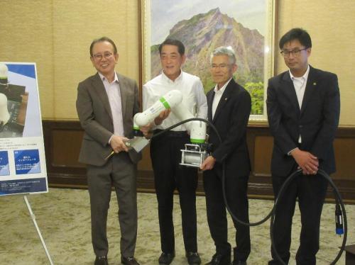 5月20日（水曜日）電気機械製造販売会社、造船会社の訪問（自動溶接機器の開発に関する報告）　（県庁）