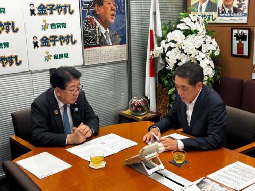 5月21日（木曜日）自転車国際会議「Velo-city2027Ehime」開催への支援に関する要望活動（国土交通大臣）（東京都）