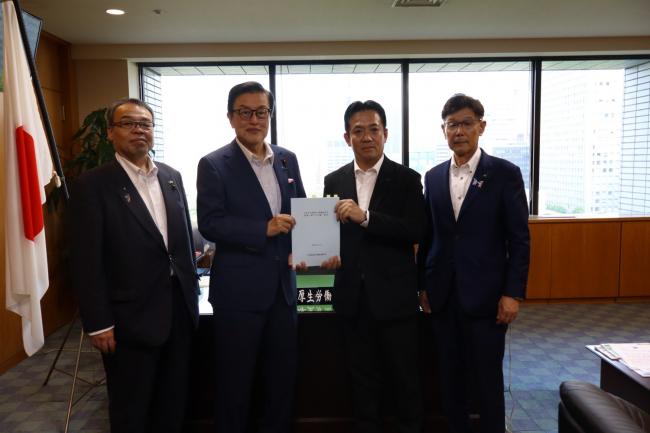 723_全国都道府県議会議長会社会文教委員会要請活動（厚生労働省）
