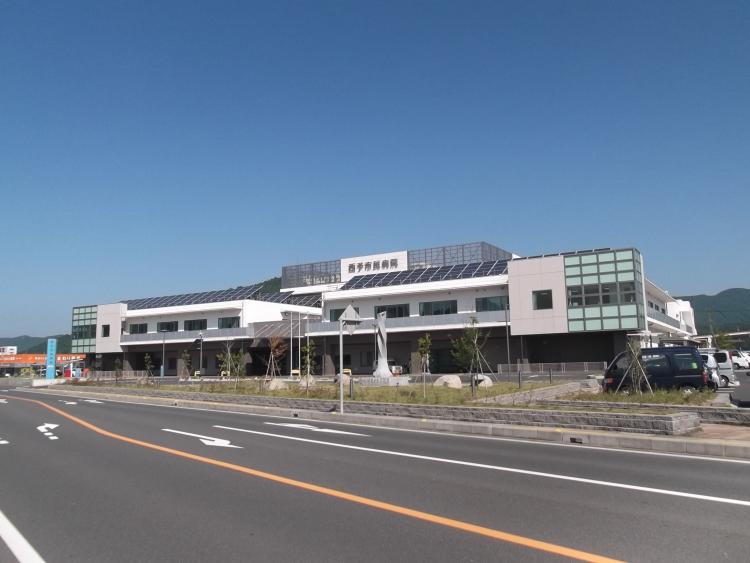 西予市立西予市民病院の外観