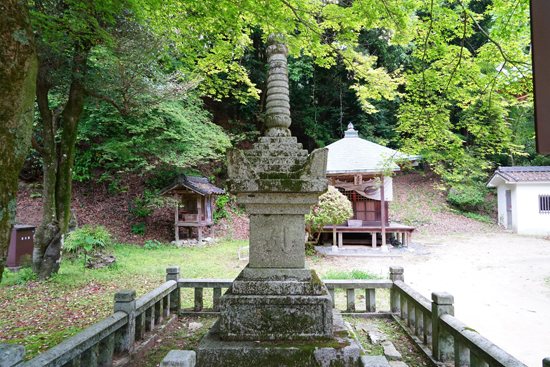 興隆寺宝篋印塔の画像1