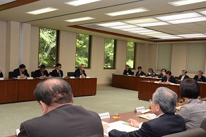 人口問題総合戦略推進会議270427-3