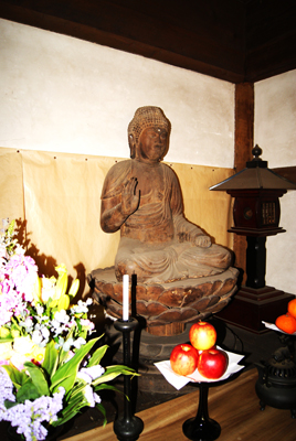木造釈迦如来坐像（大宝寺）の画像2