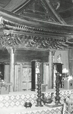 医王寺本堂内厨子の画像