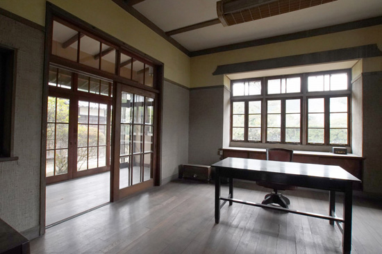 旧住友鉱業株式会社別子鉱業所長社宅主屋ほか７件の画像2