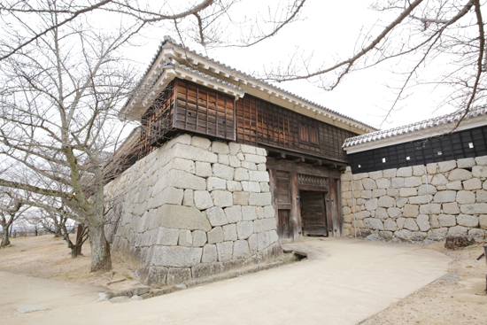松山城太鼓門ほか３件の画像2