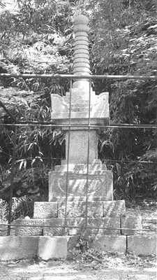 宝篋印塔（善福寺）の画像